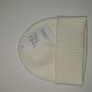 Women's Time And Tru Coordinate Beanies ONE SIZE Winter white Knit Pull On